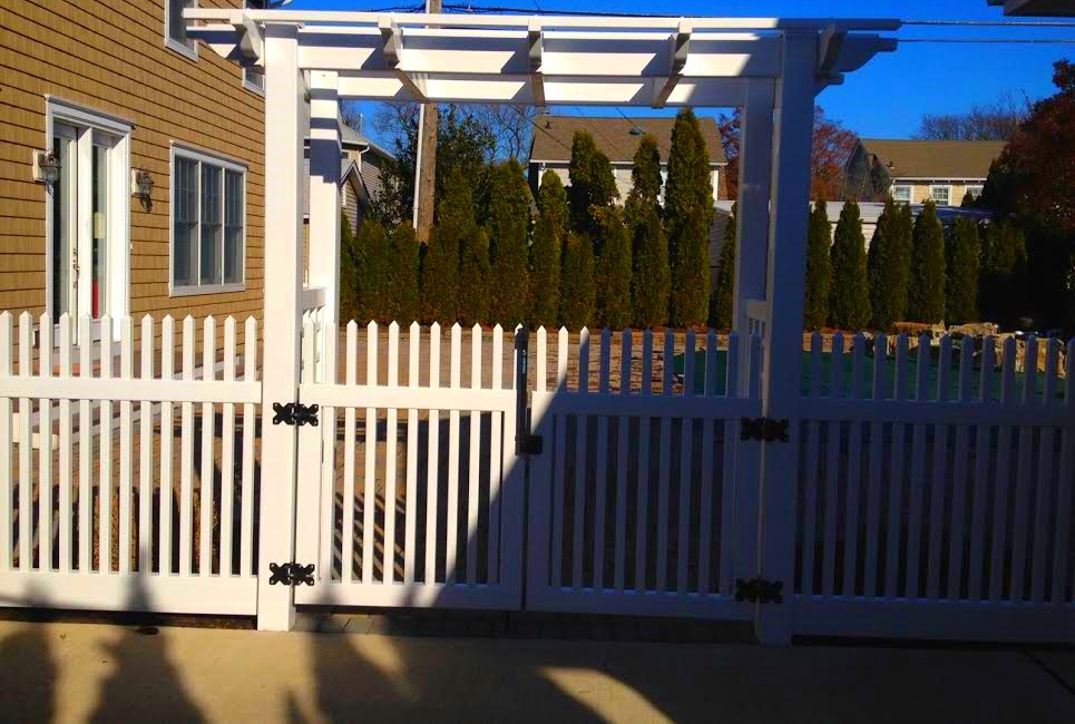 E&H Fence Custom Designs