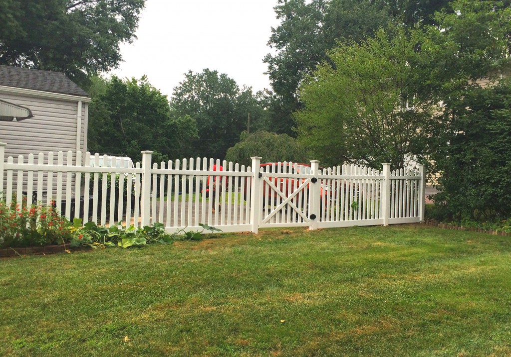 vinyl-fence-5 | E&H Fence, LLC